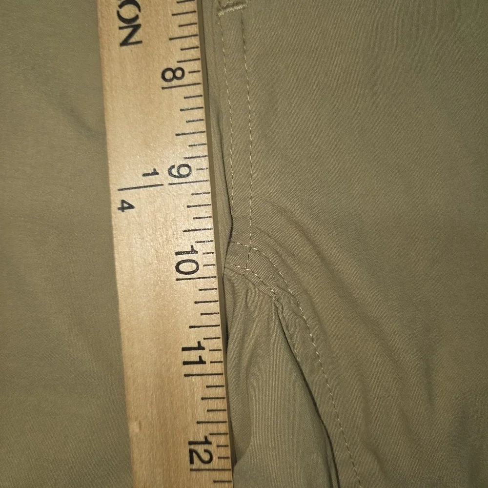 Eddie Bauer Shorts First Ascent Beige Mens Size 32 12